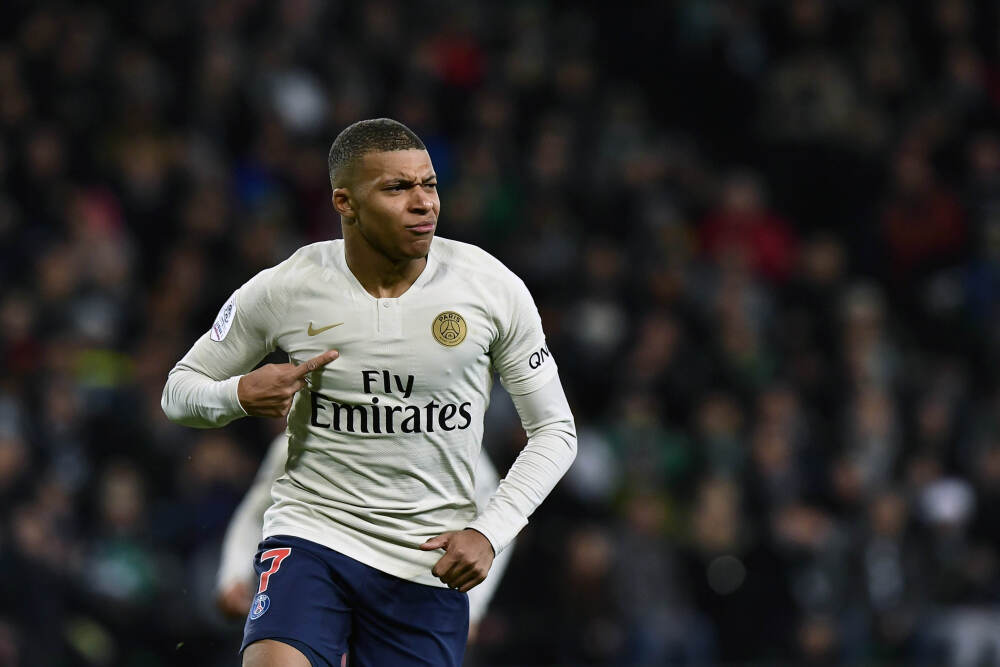 星途ET5正式上市 超级置换价13.49万元起